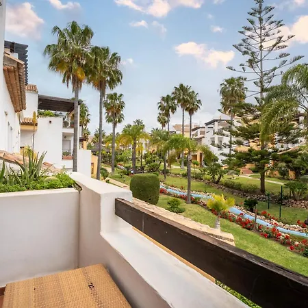 Elegant 5-bedroom Apartment- 1 Min Walk To The In Bahia De