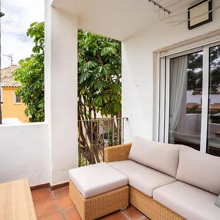 Elegant 5-bedroom Apartment- 1 Min Walk To The In Bahia De *