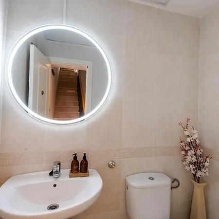 Elegant 5-bedroom Apartment- 1 Min Walk To The In Bahia De * מארבלה