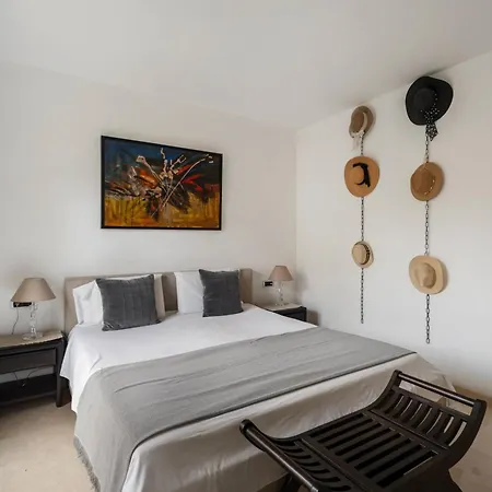 בית נופש Elegant 5-bedroom Apartment- 1 Min Walk To The In Bahia De מארבלה